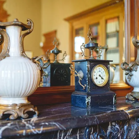 Chateau La Comtesse De Loire & Hotel Saumur