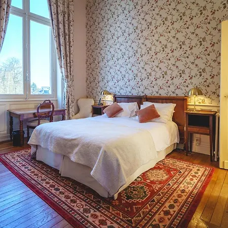 Chateau La Comtesse De Loire & Hotel Saumur