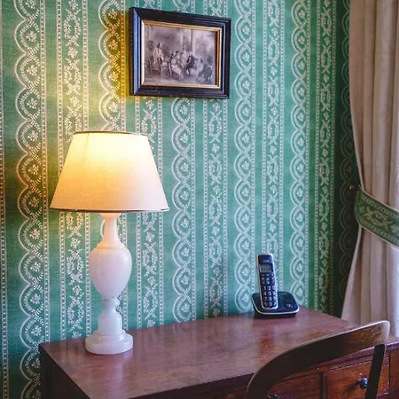 Hotel Chateau La Comtesse De Loire & 4*