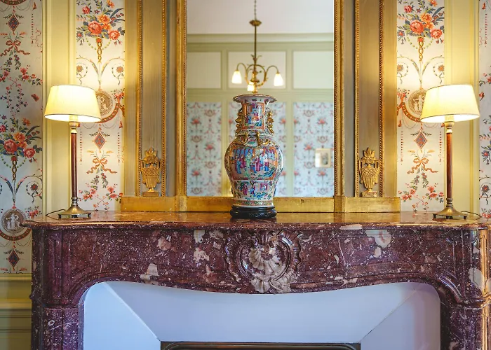 Отель Chateau La Comtesse De Loire &